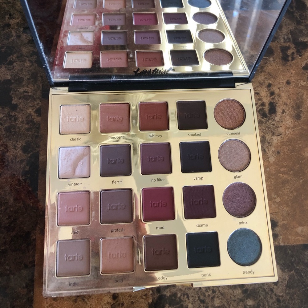 received in a boxy-charm, “vintage” came cracked